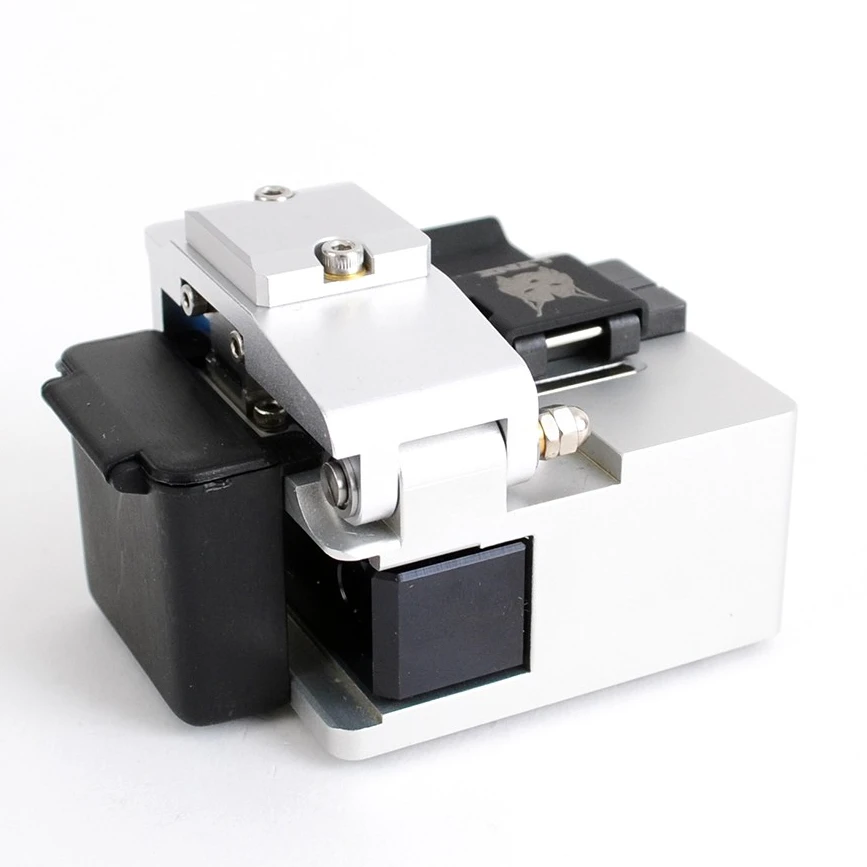 Leviton LYNX Precision Fiber Optic Cleaver With Fiber Basket 4 Leviton LYNX Precision Fiber Optic Cleaver With Fiber Basket - Image 2