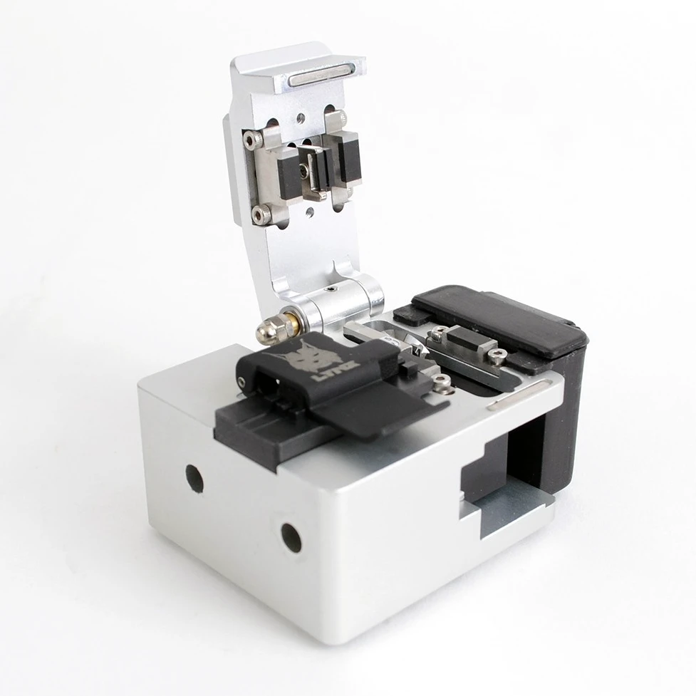 Leviton LYNX Precision Fiber Optic Cleaver With Fiber Basket 8 Leviton LYNX Precision Fiber Optic Cleaver With Fiber Basket - Image 6