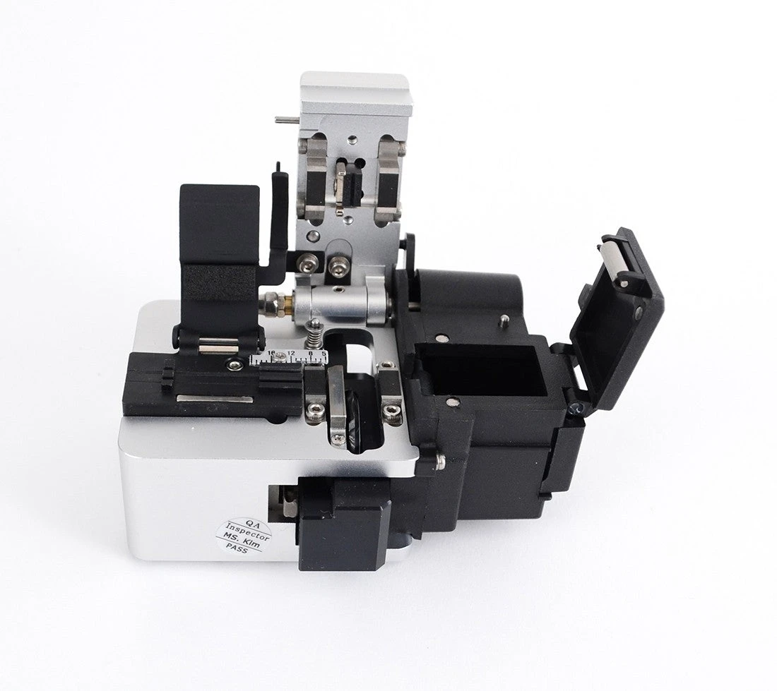 LYNX One-Step Deluxe Lynx Cleaver 5 LYNX One-Step Deluxe Lynx Cleaver - Image 3